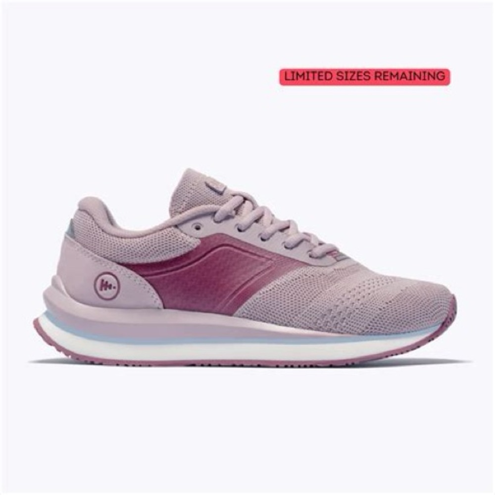 RAESYN WILDCARD WALKER NWT SIZE 8 WOMEN'S SNEAKER